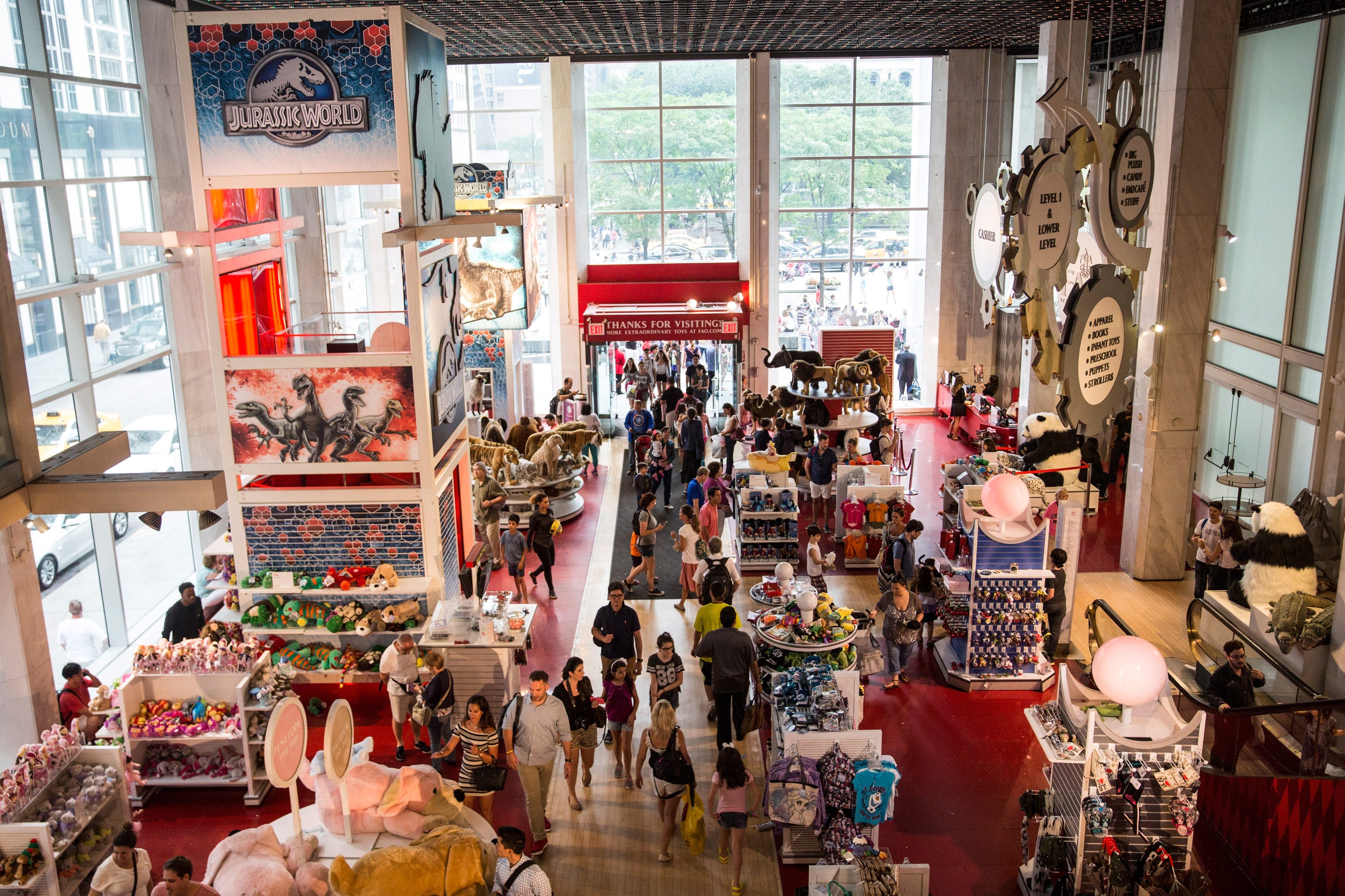 FAO Schwarz toy store in NYC closing 